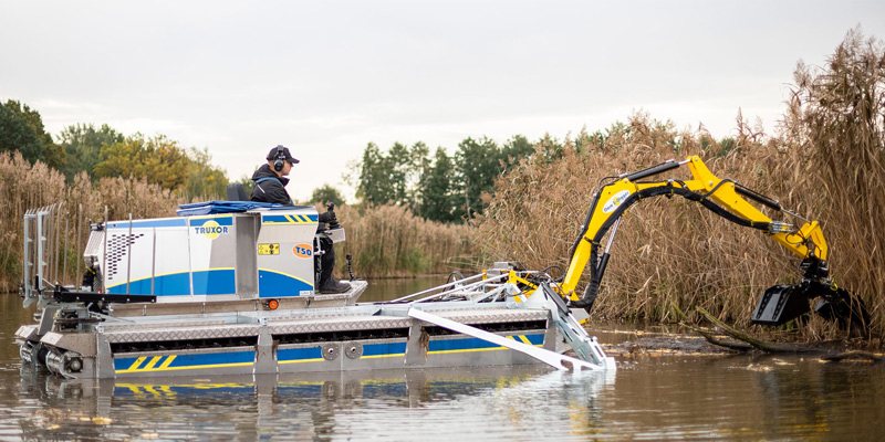 Amphibious Truxor Dredging